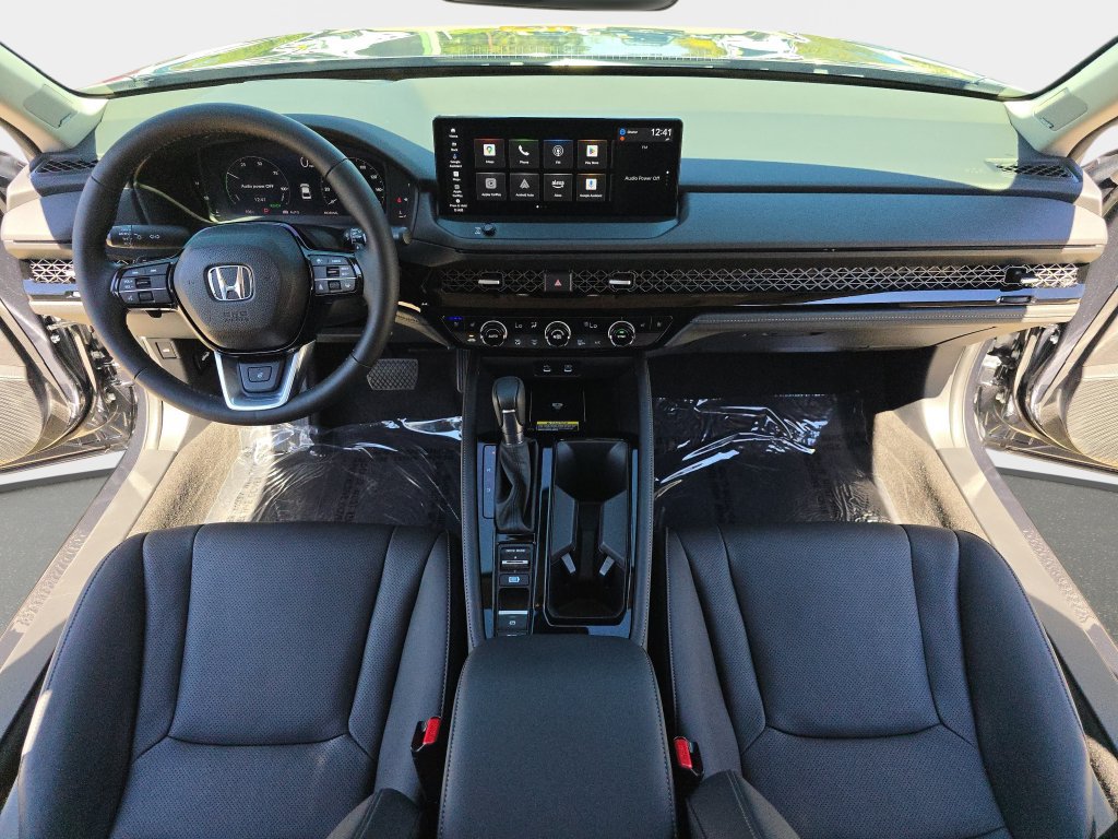 Used 2025 Honda Accord Touring image 10