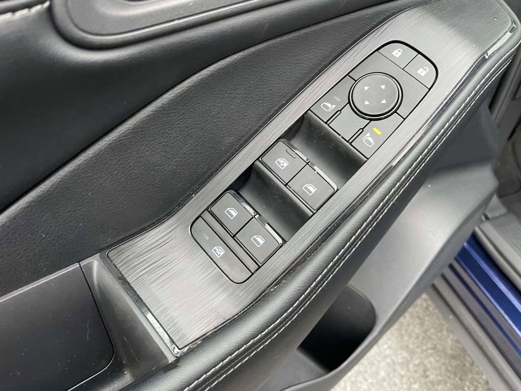 Used 2025 Nissan Rogue SV w/ SV Premium Package image 29