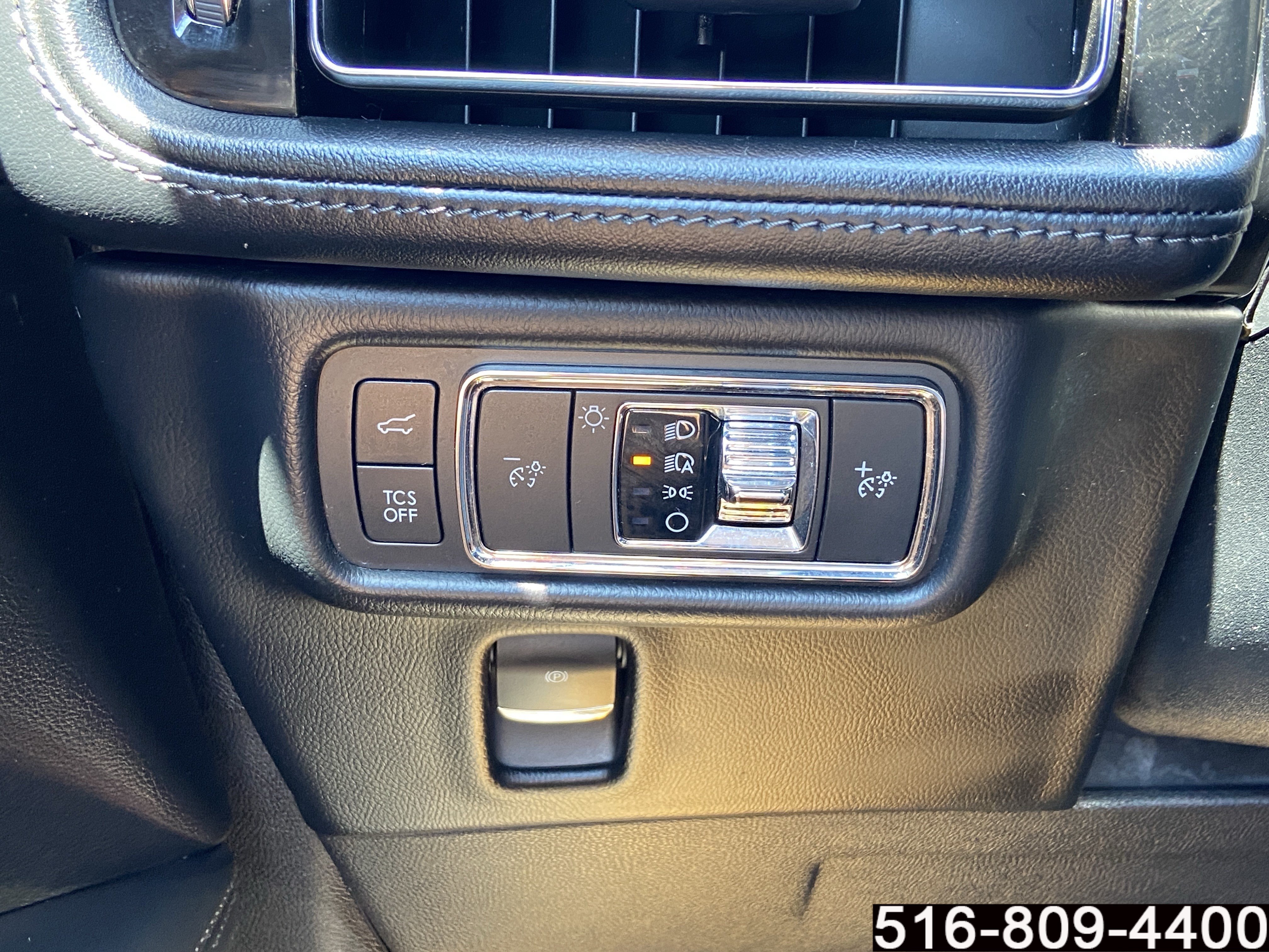 Used 2022 Lincoln Nautilus AWD w/ Premium Package image 19