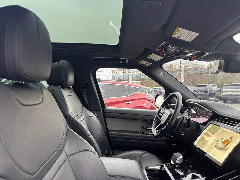 Used 2024 Land Rover Range Rover Sport Dynamic SE image 16