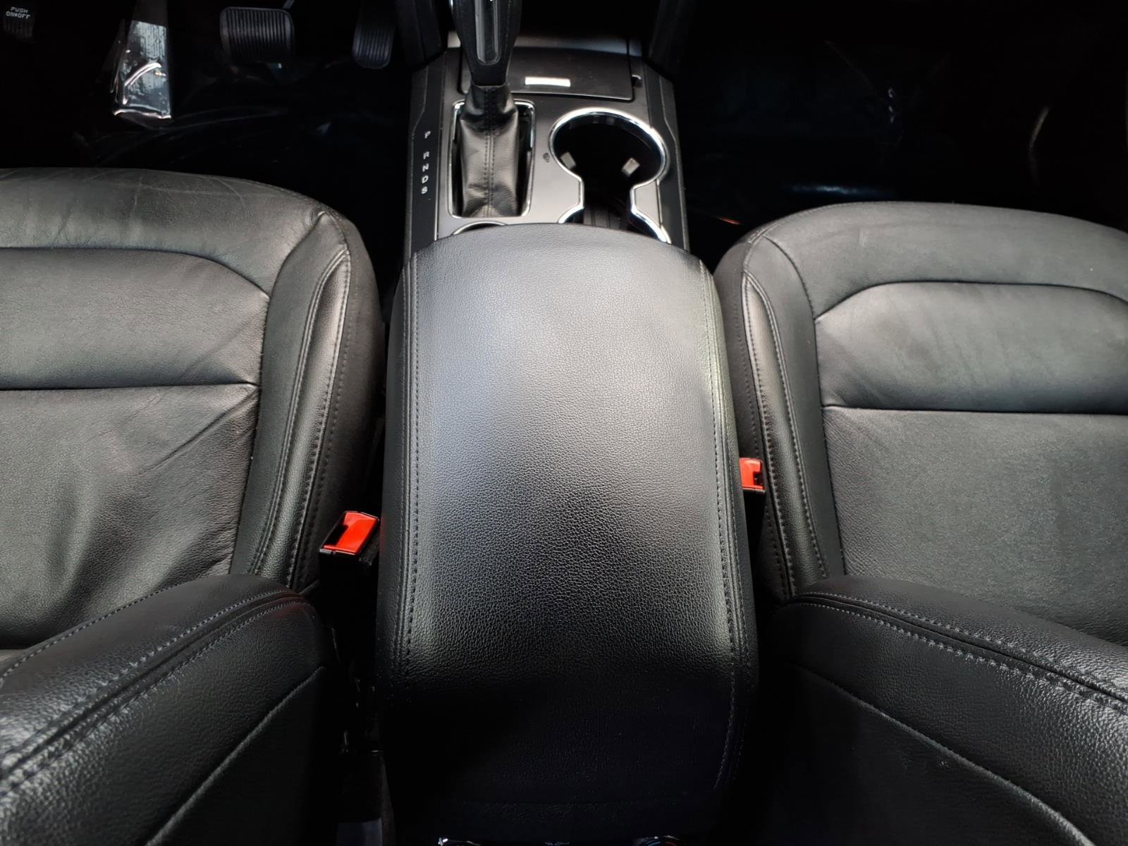 Used 2018 Ford Explorer XLT w/ Equipment Group 202A image 27