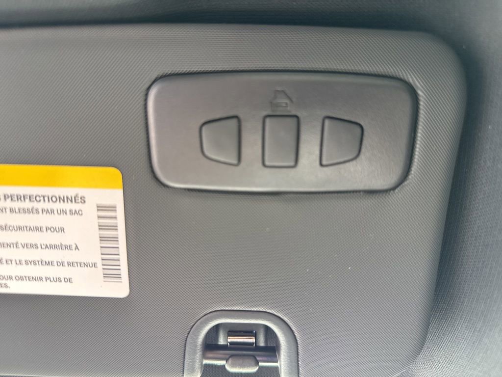 New 2025 Alfa Romeo Giulia AWD w/ Driving Assist Package image 15