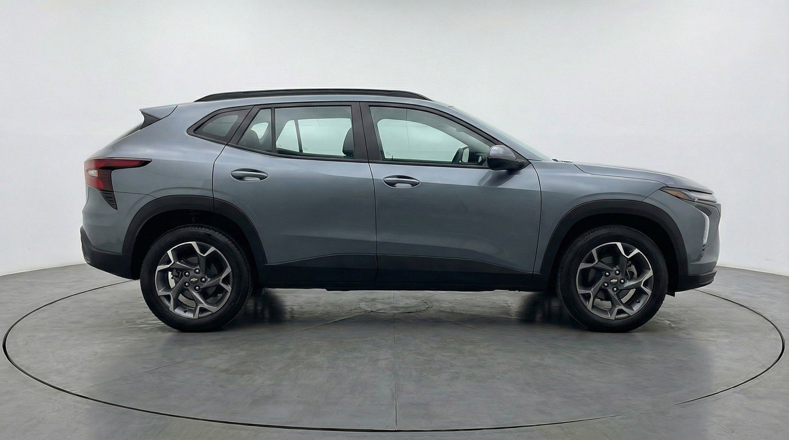 Used 2025 Chevrolet Trax LT image 11