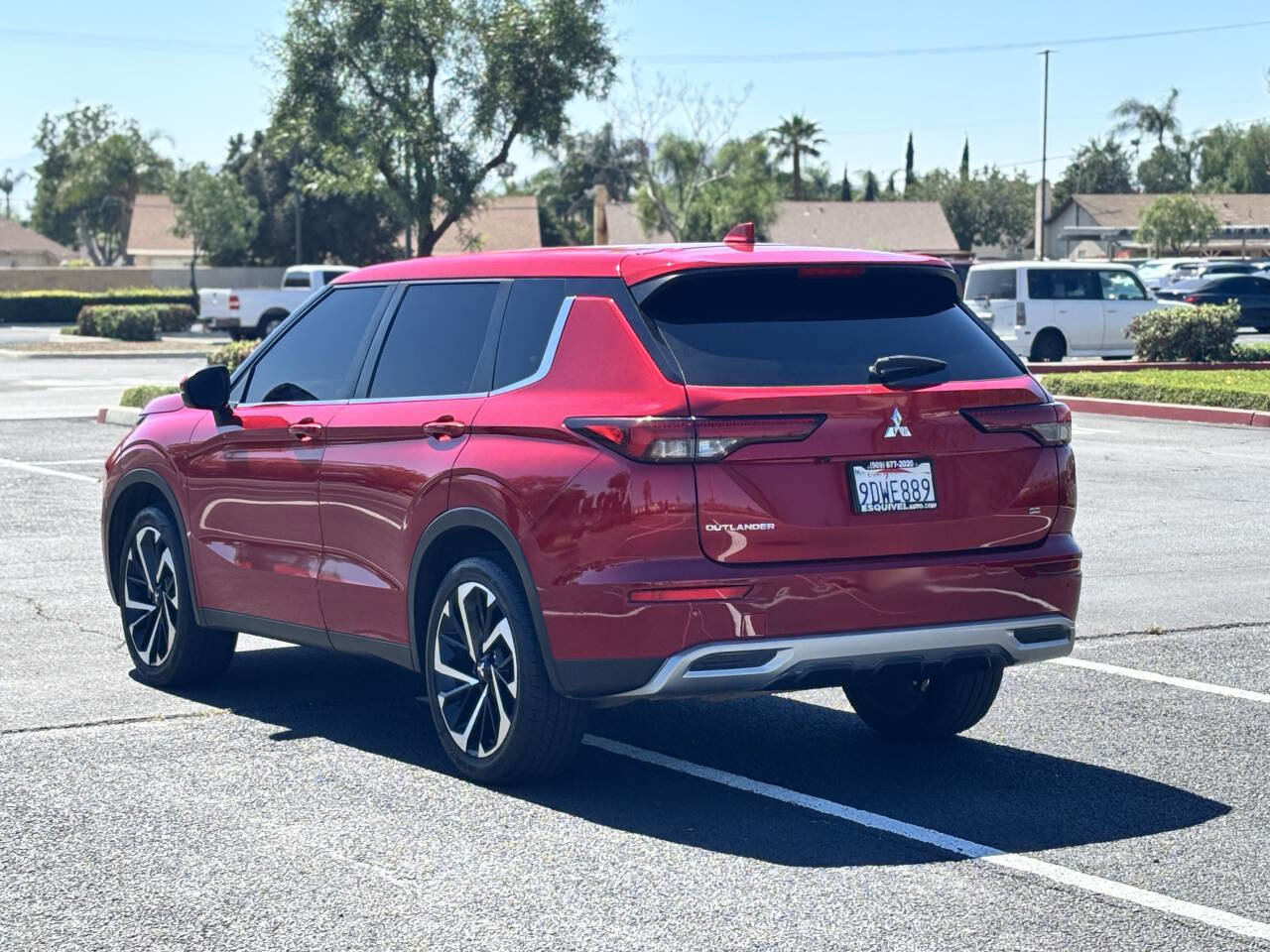 Used 2023 Mitsubishi Outlander SE image 5