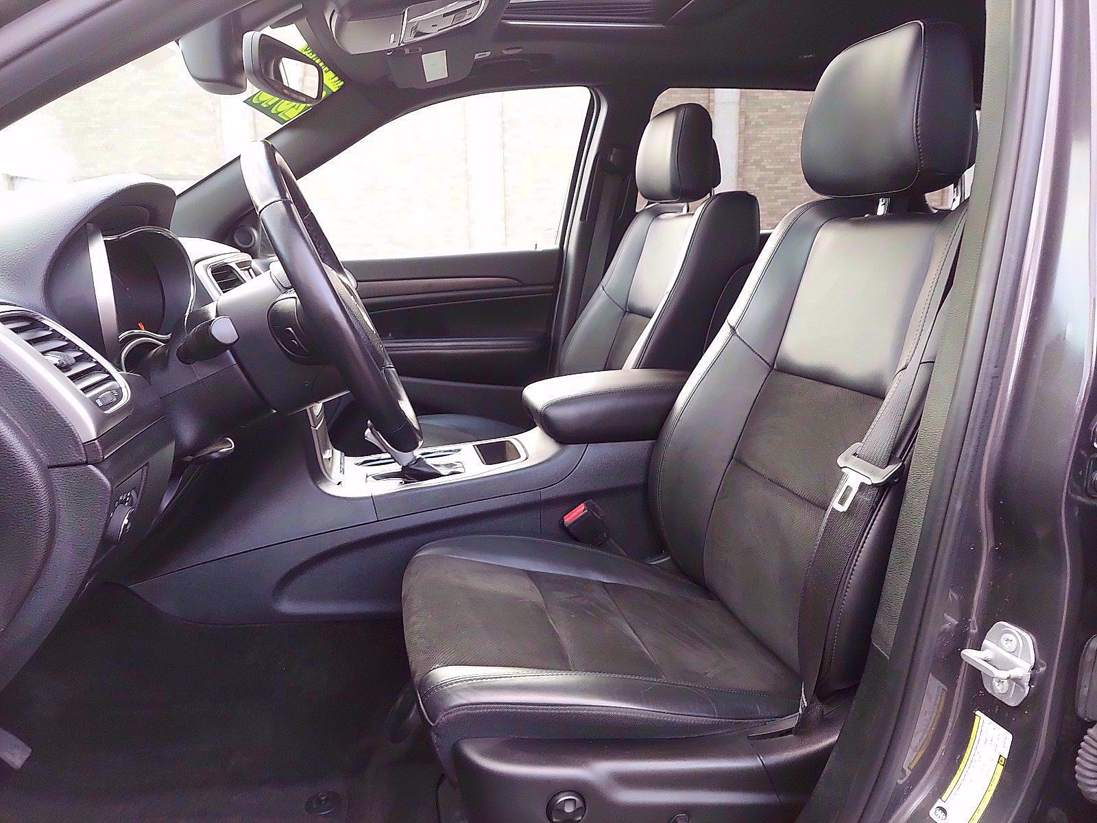 Used 2018 Jeep Grand Cherokee Altitude AWD/4WD image 13