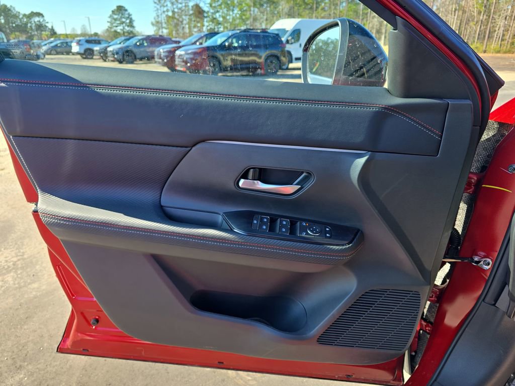 New 2026 Nissan Kicks SR w/ SR Premium Package FWD image 29