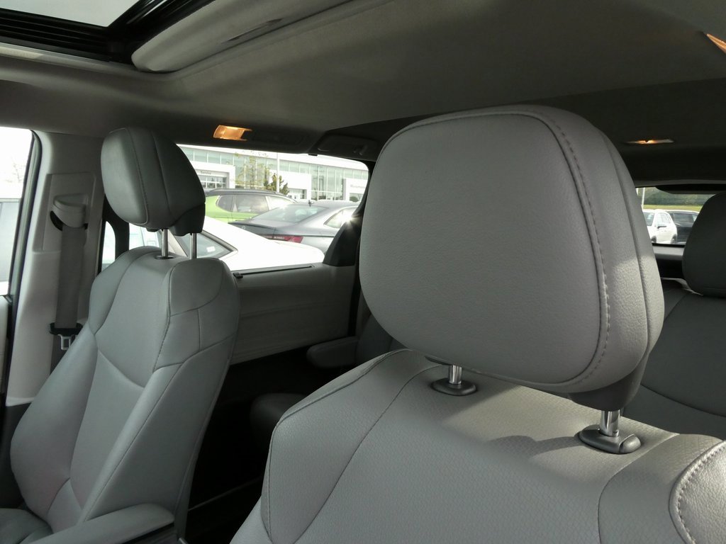 Used 2023 Toyota Sienna XLE image 30