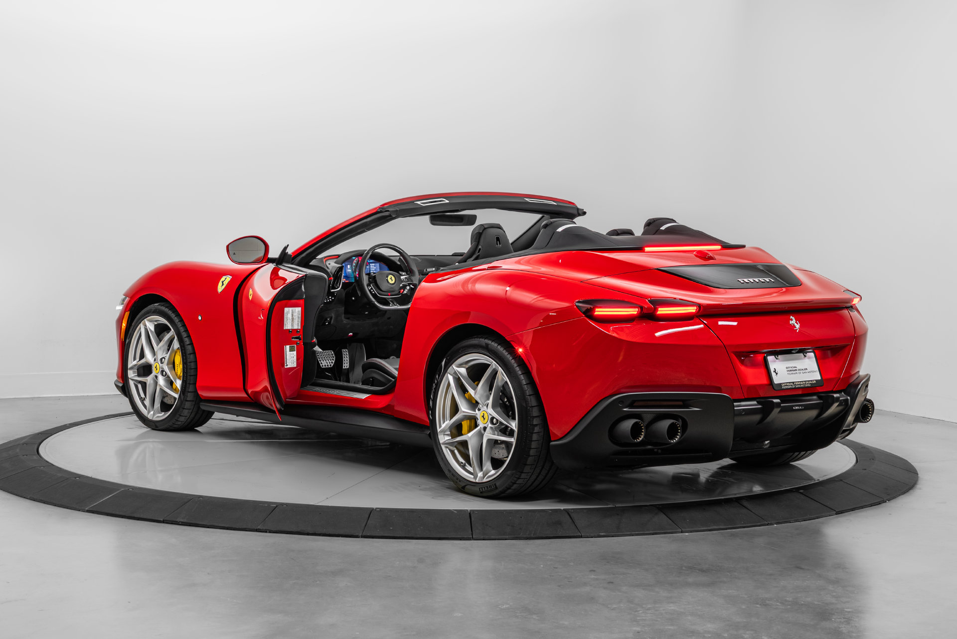 Certified 2026 Ferrari Roma Spider RWD image 2