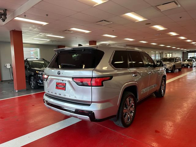 Used 2024 Toyota Sequoia Capstone image 4