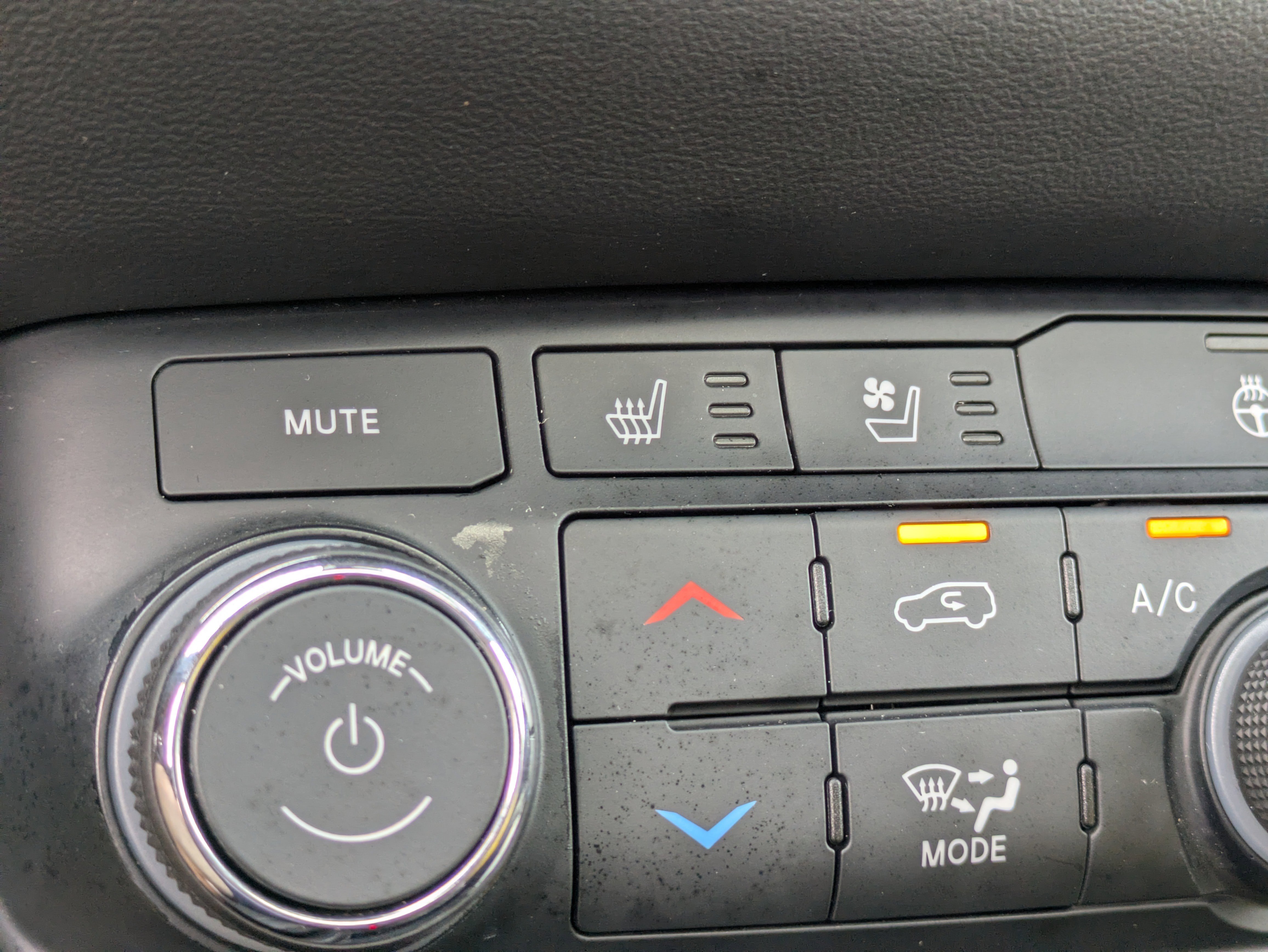 Used 2023 Dodge Durango GT image 32