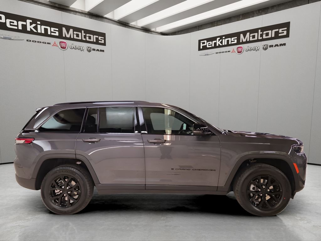 New 2026 Jeep Grand Cherokee Laredo image 6