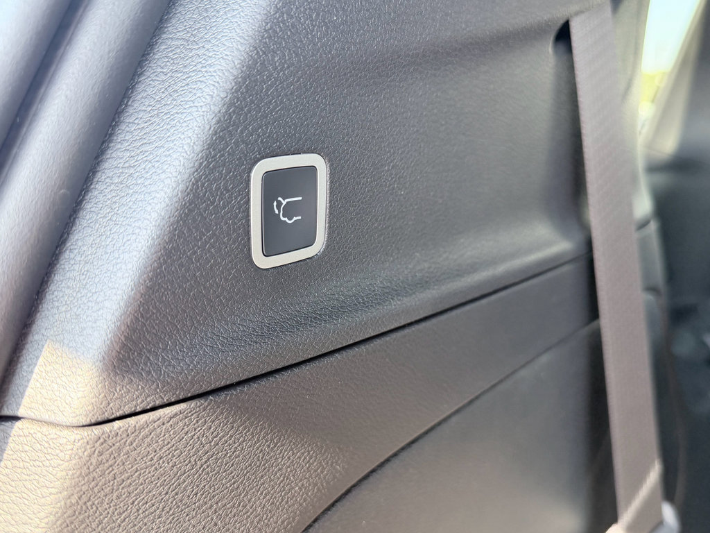 New 2026 Chrysler Pacifica Select image 10