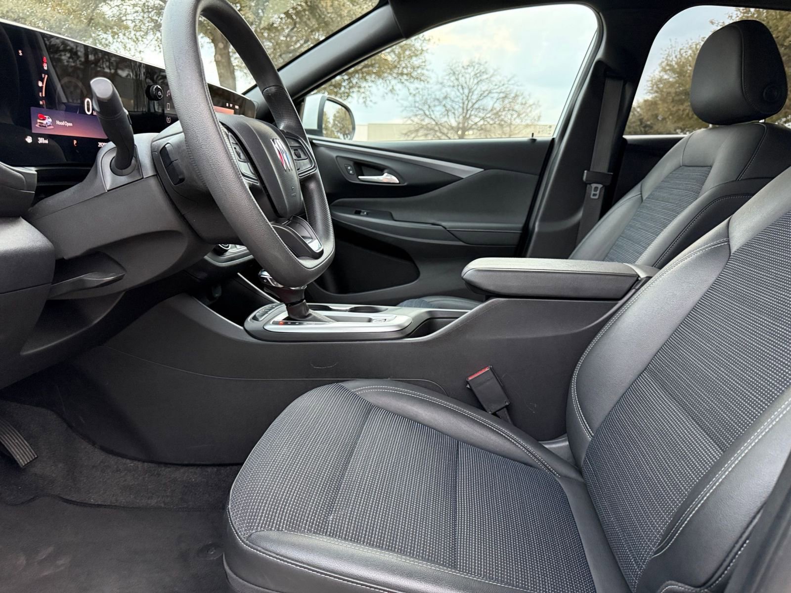 Used 2025 Buick Envista Preferred image 27