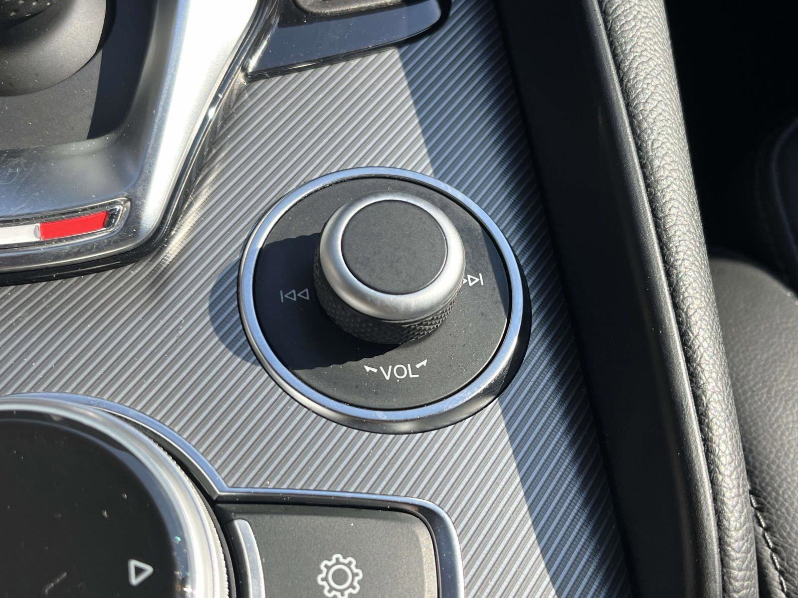 Used 2024 Alfa Romeo Giulia Veloce image 43