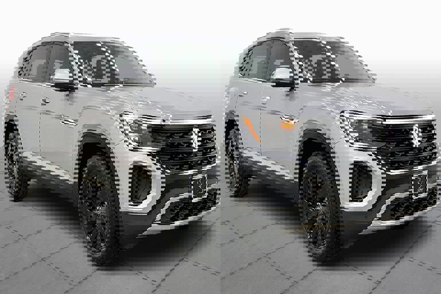 Used 2024 Volkswagen Atlas Cross Sport SE w/ Panoramic Sunroof Package image 3