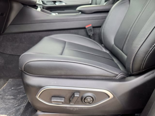 New 2026 Jeep Grand Wagoneer L Limited AWD/4WD image 19