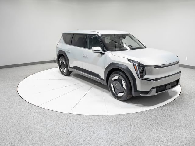 Used 2024 Kia EV9 Light RWD image 30