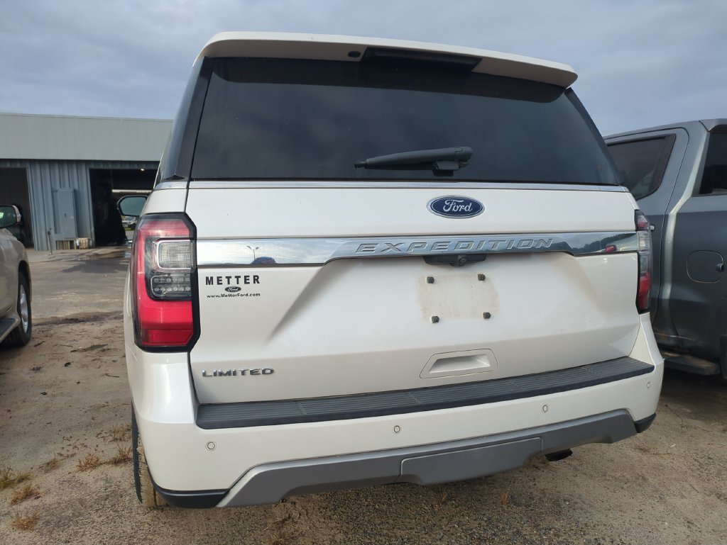 Used 2019 Ford Expedition Limited w/ Equipment Group 301A RWD image 2