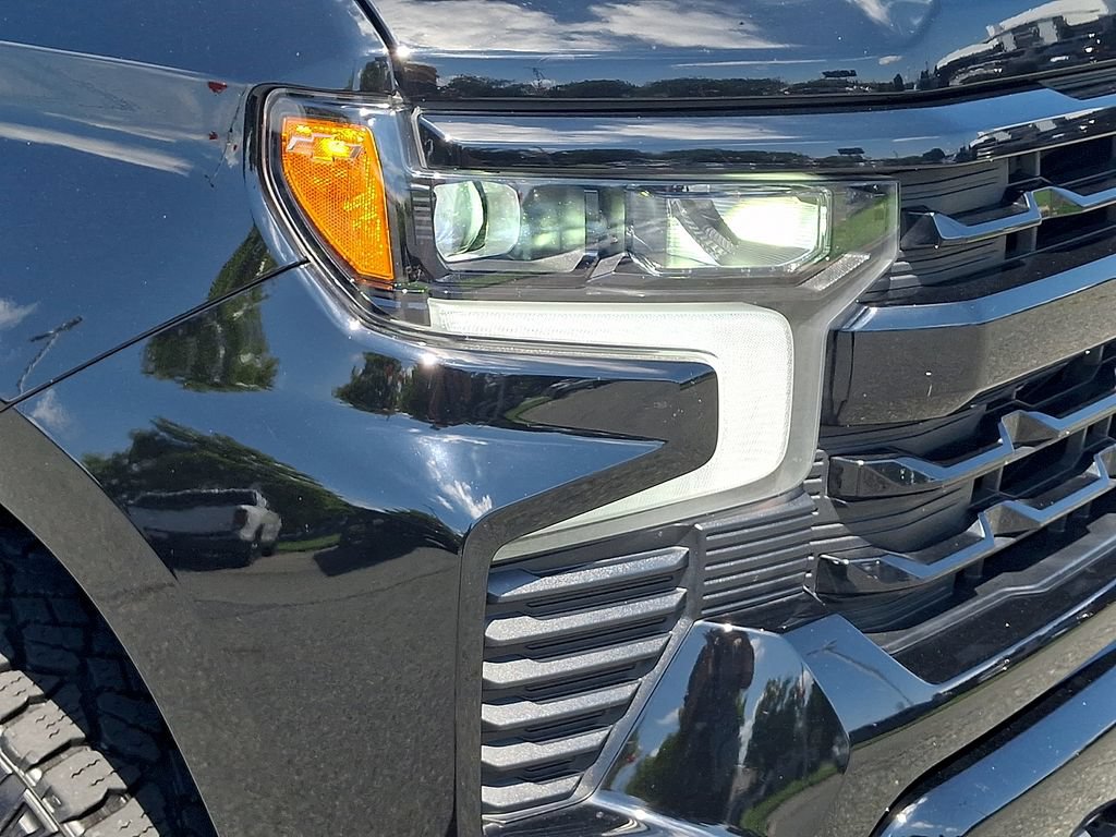 Used 2023 Chevrolet Silverado 1500 LT Trail Boss w/ LT Trail Boss Premium Package AWD/4WD image 9