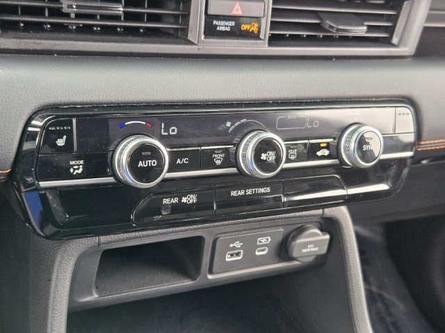 Used 2025 Honda Pilot Sport image 18