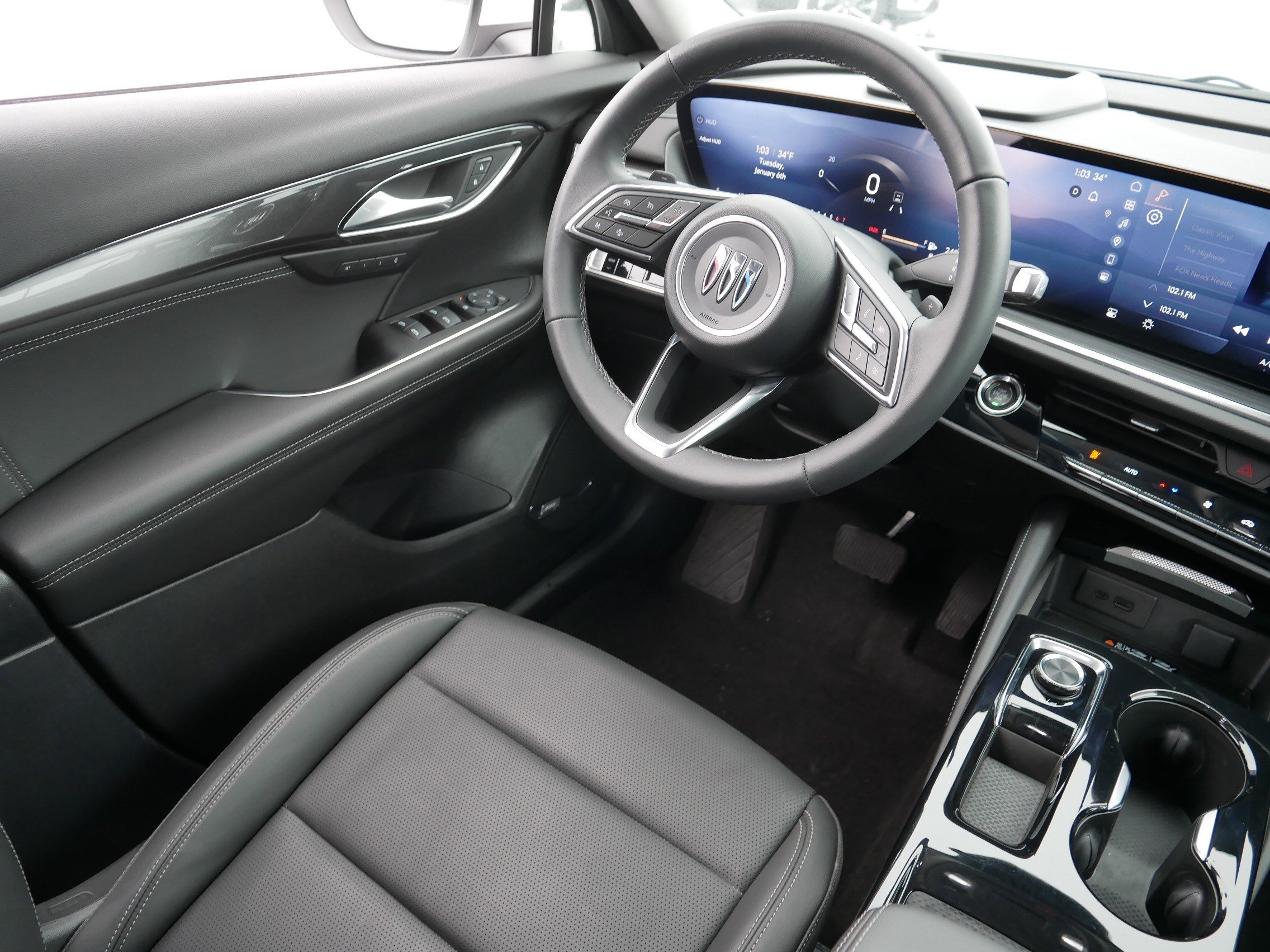 Certified 2025 Buick Envision Preferred image 9