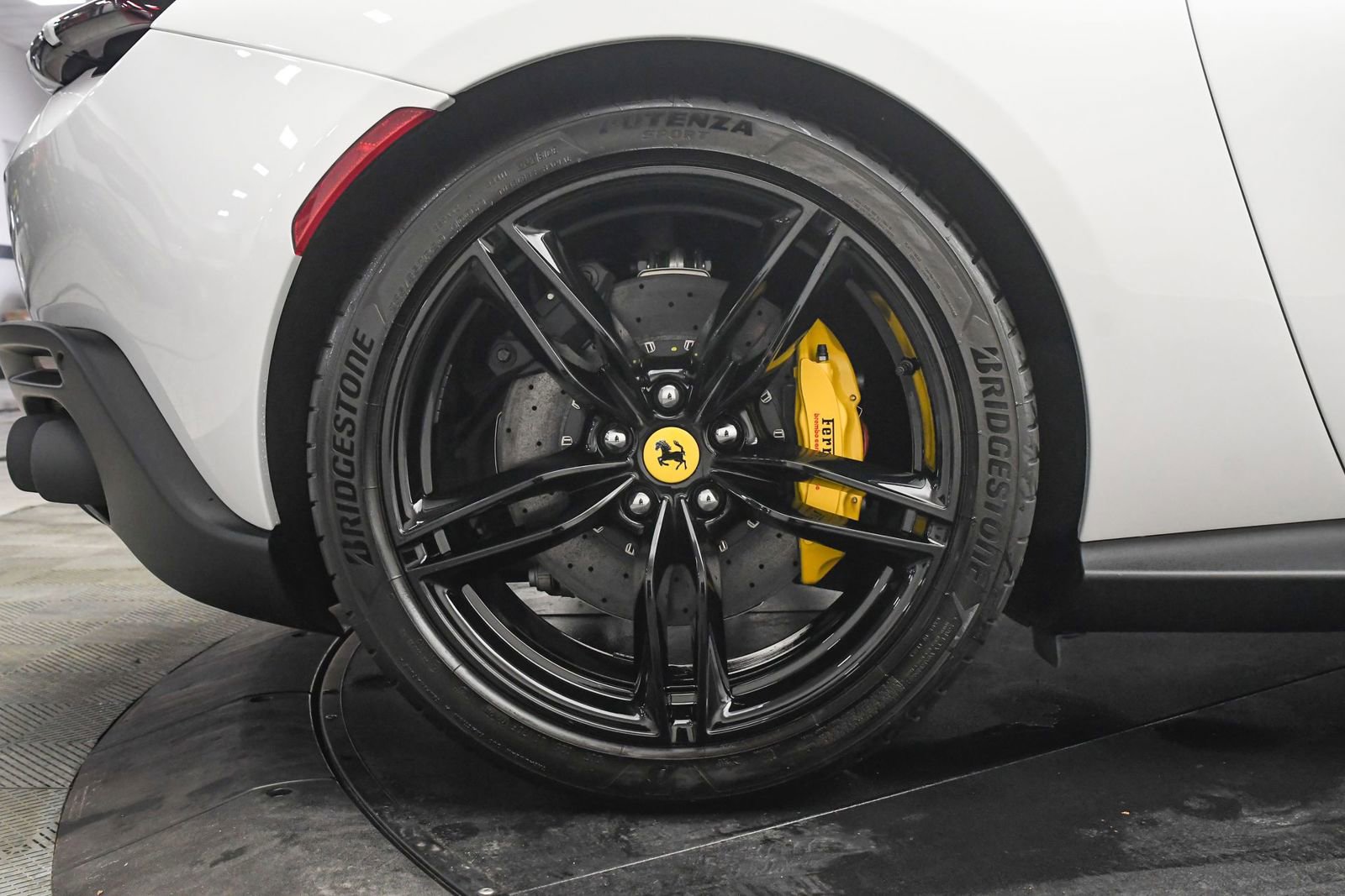 Certified 2024 Ferrari Roma Spider image 37