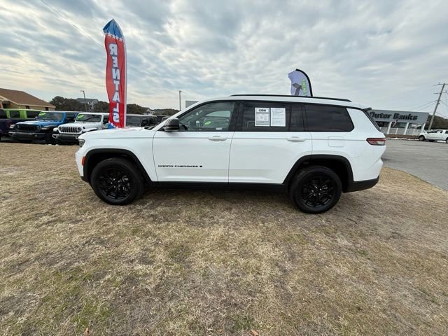 Used 2024 Jeep Grand Cherokee L Laredo image 4