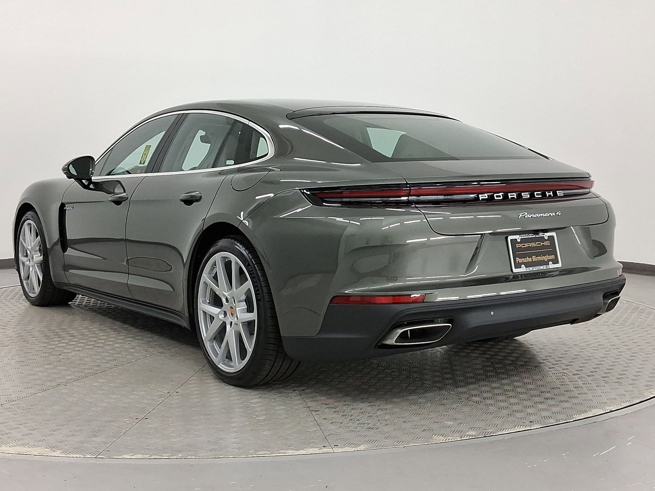 New 2026 Porsche Panamera 4 image 3