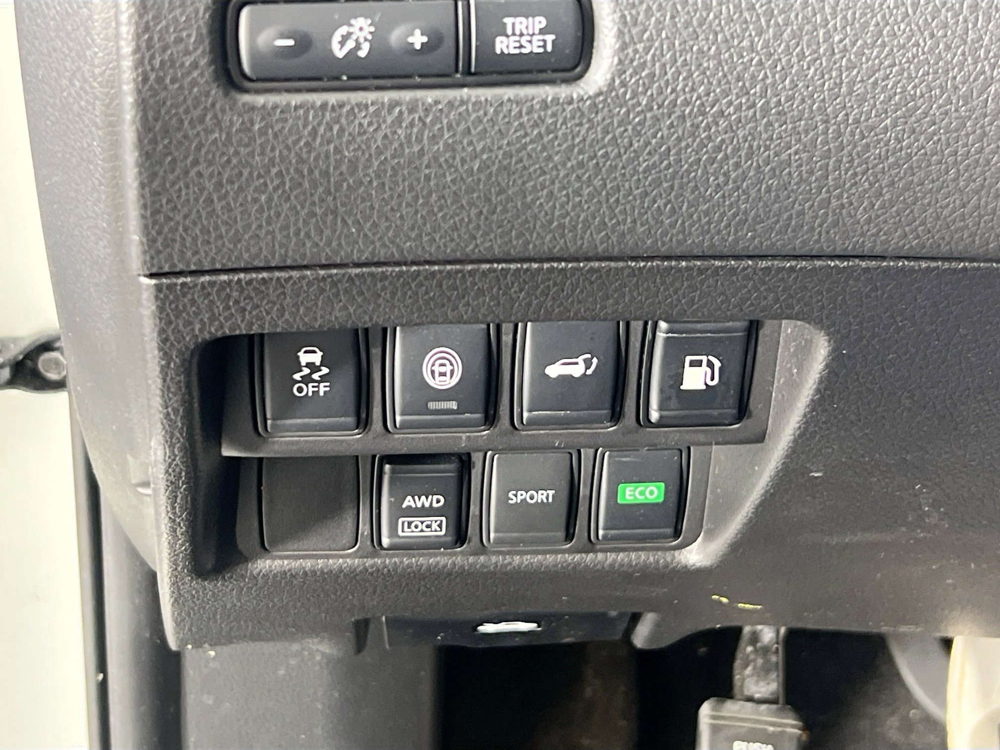 Used 2020 Nissan Rogue SV image 10