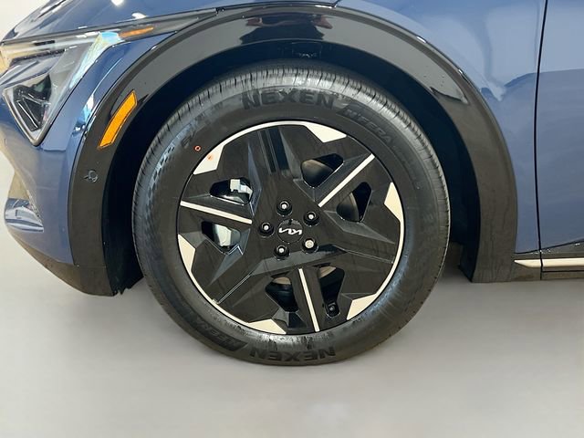 New 2025 Kia EV6 Wind image 32