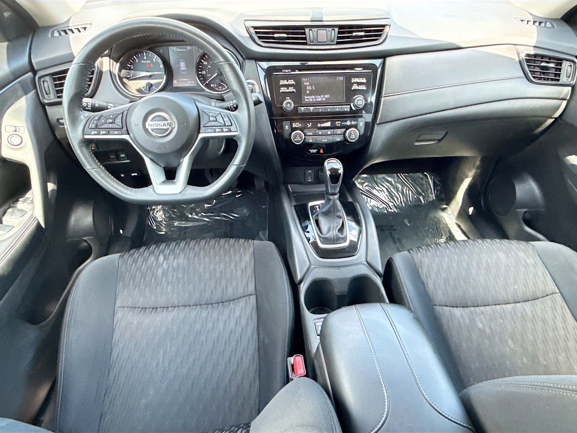 Used 2017 Nissan Rogue SV FWD image 15