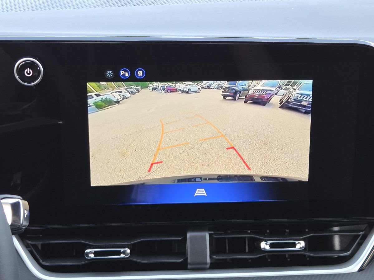 New 2027 Chevrolet Equinox LT w/ Midnight Edition FWD image 8
