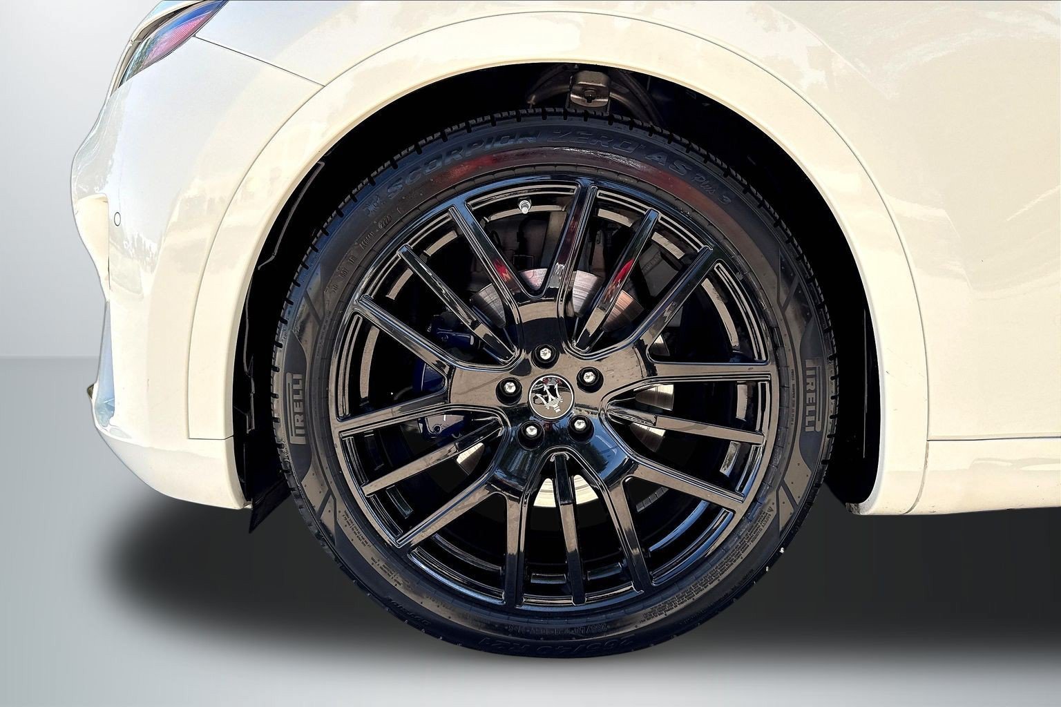 Used 2022 Maserati Levante GT AWD/4WD image 34
