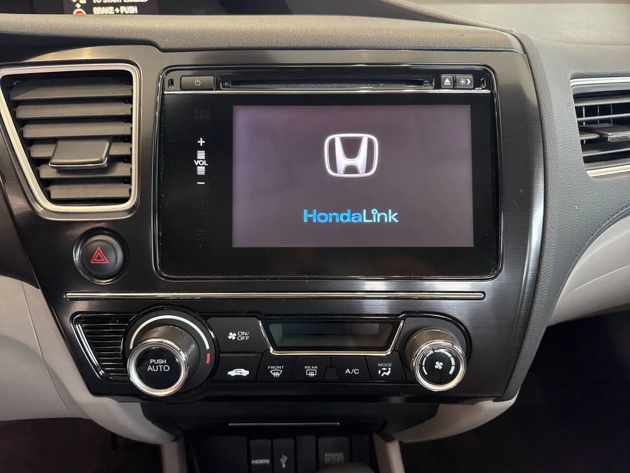 Used 2015 Honda Civic Hybrid Sedan image 26
