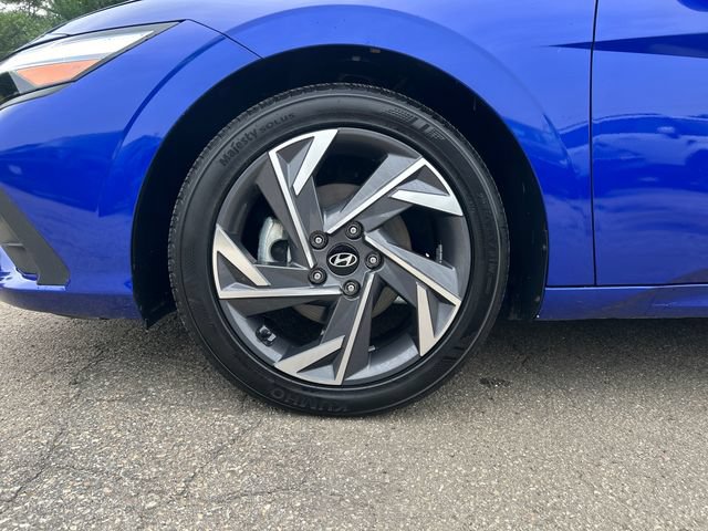 Certified 2025 Hyundai Elantra Sport FWD image 11
