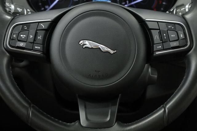 Used 2020 Jaguar F-PACE Premium AWD/4WD image 11