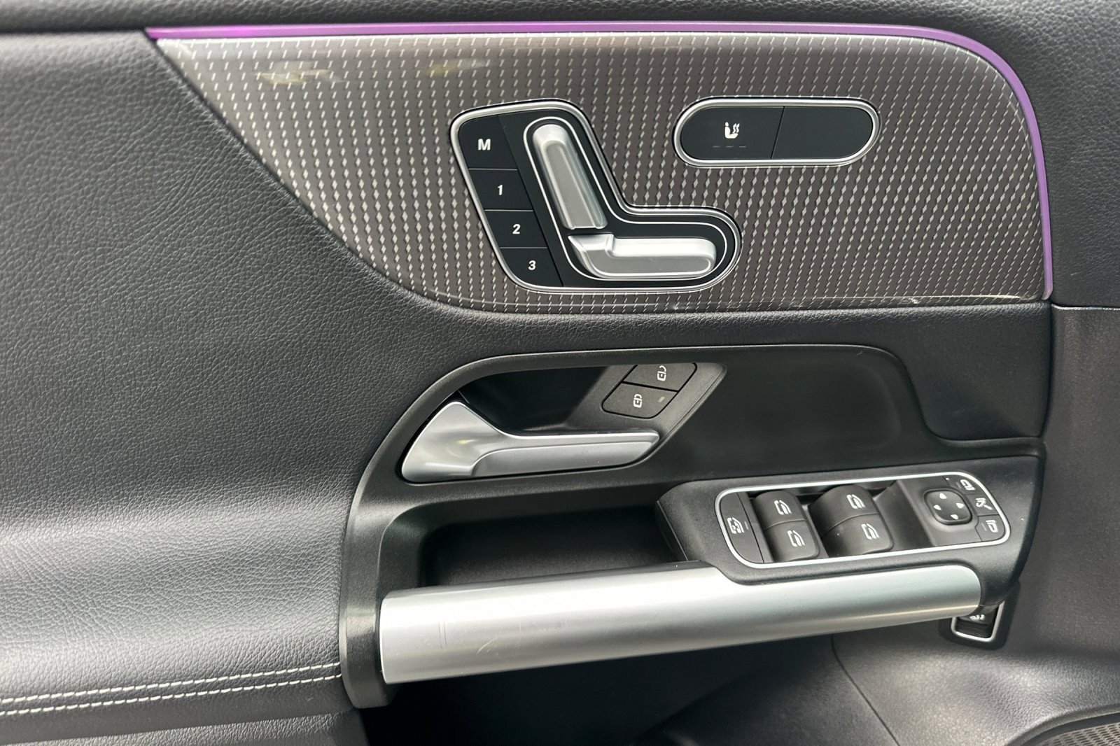 Used 2023 Mercedes-Benz GLA 250 4MATIC w/ Premium Package image 10