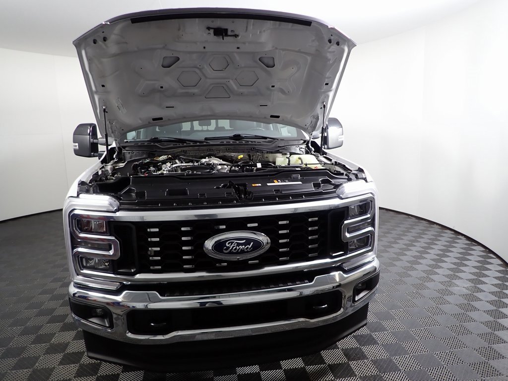 Used 2024 Ford F350 Lariat w/ FX4 Off-Road Package image 9