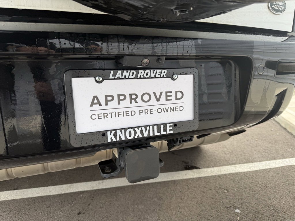 Used 2023 Land Rover Defender 130 X-Dynamic SE image 16