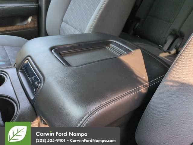 Used 2017 Chevrolet Suburban LS RWD image 18