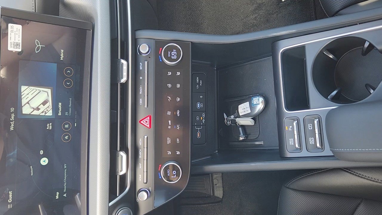 New 2025 Hyundai Sonata Limited image 16