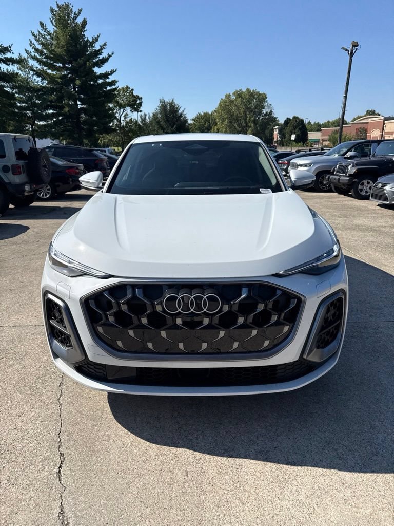 Used 2025 Audi Q5 Premium Plus w/ Premium Plus AWD/4WD image 2