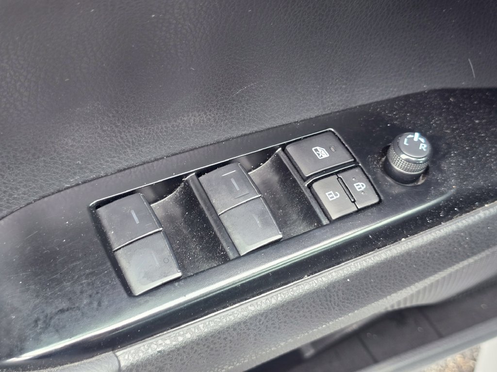 Used 2025 Toyota Camry LE FWD image 24