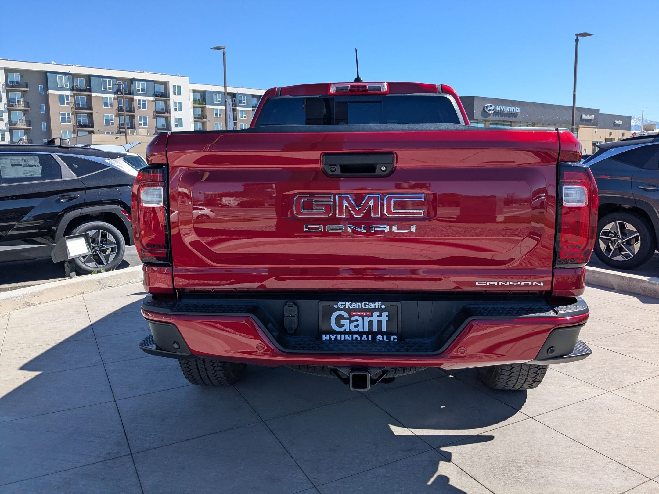 Used 2024 GMC Canyon Denali image 5