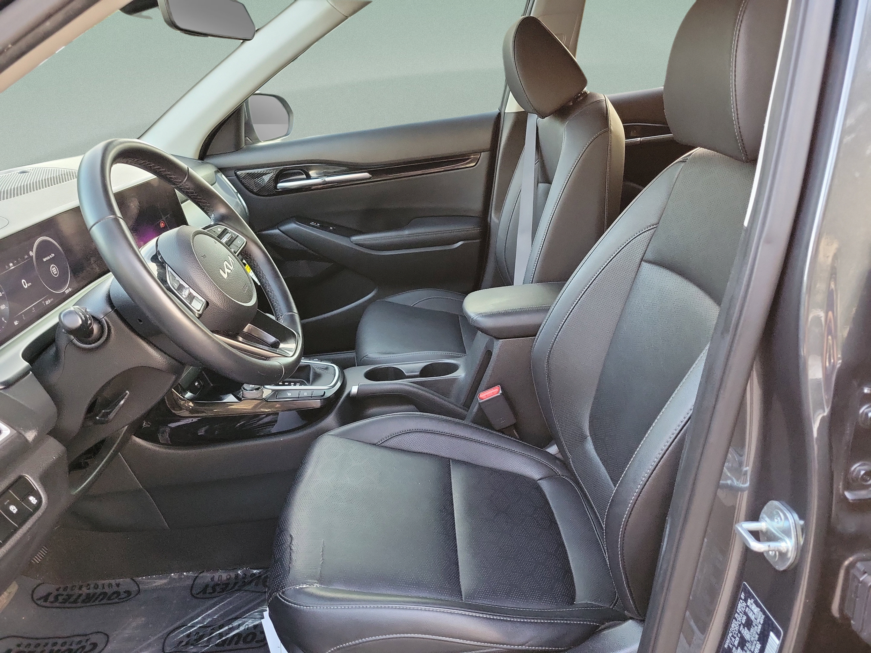 Certified 2024 Kia Seltos EX FWD image 16