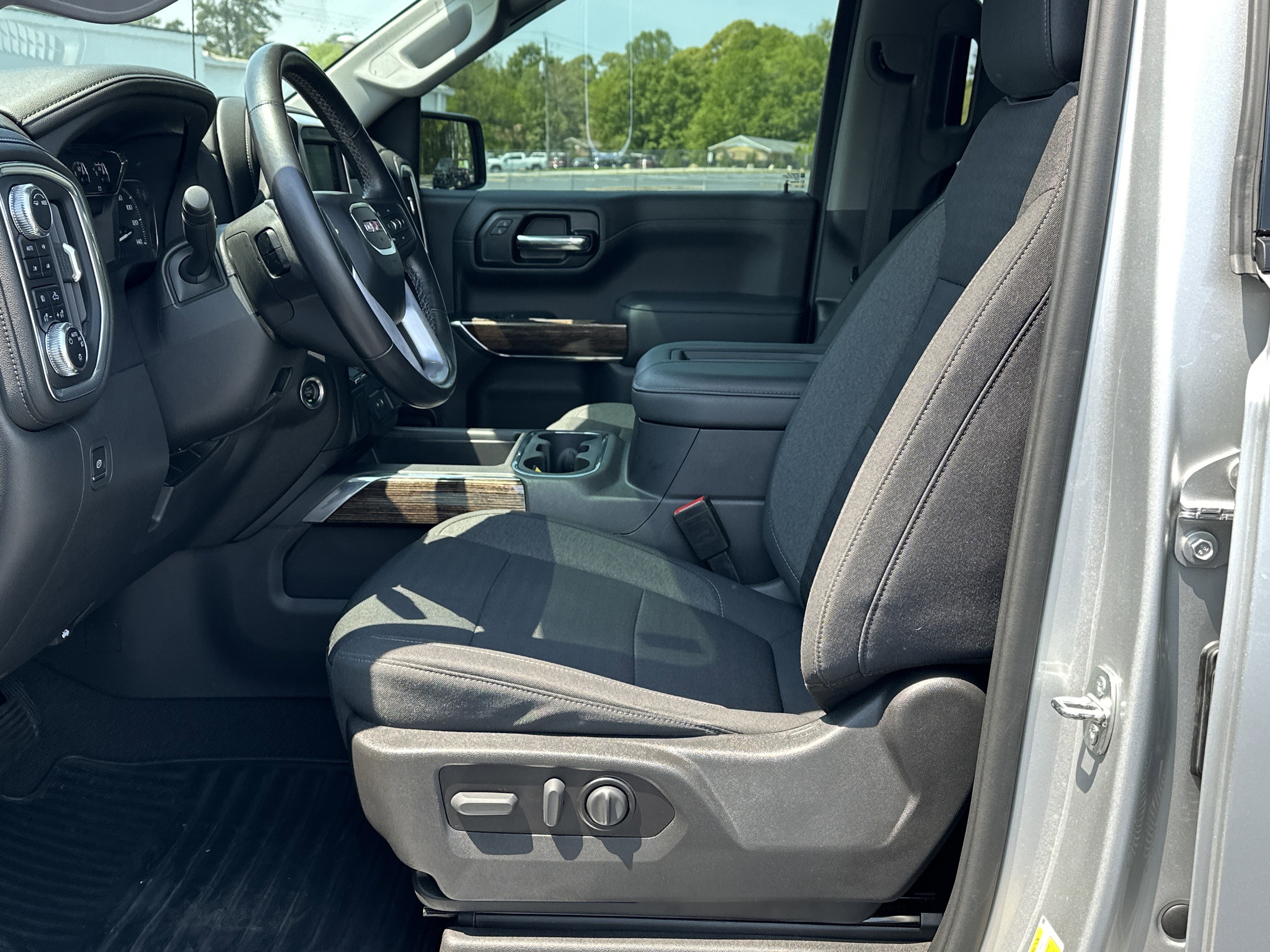 Used 2022 GMC Sierra 1500 Elevation w/ X31 Off-Road Package image 9