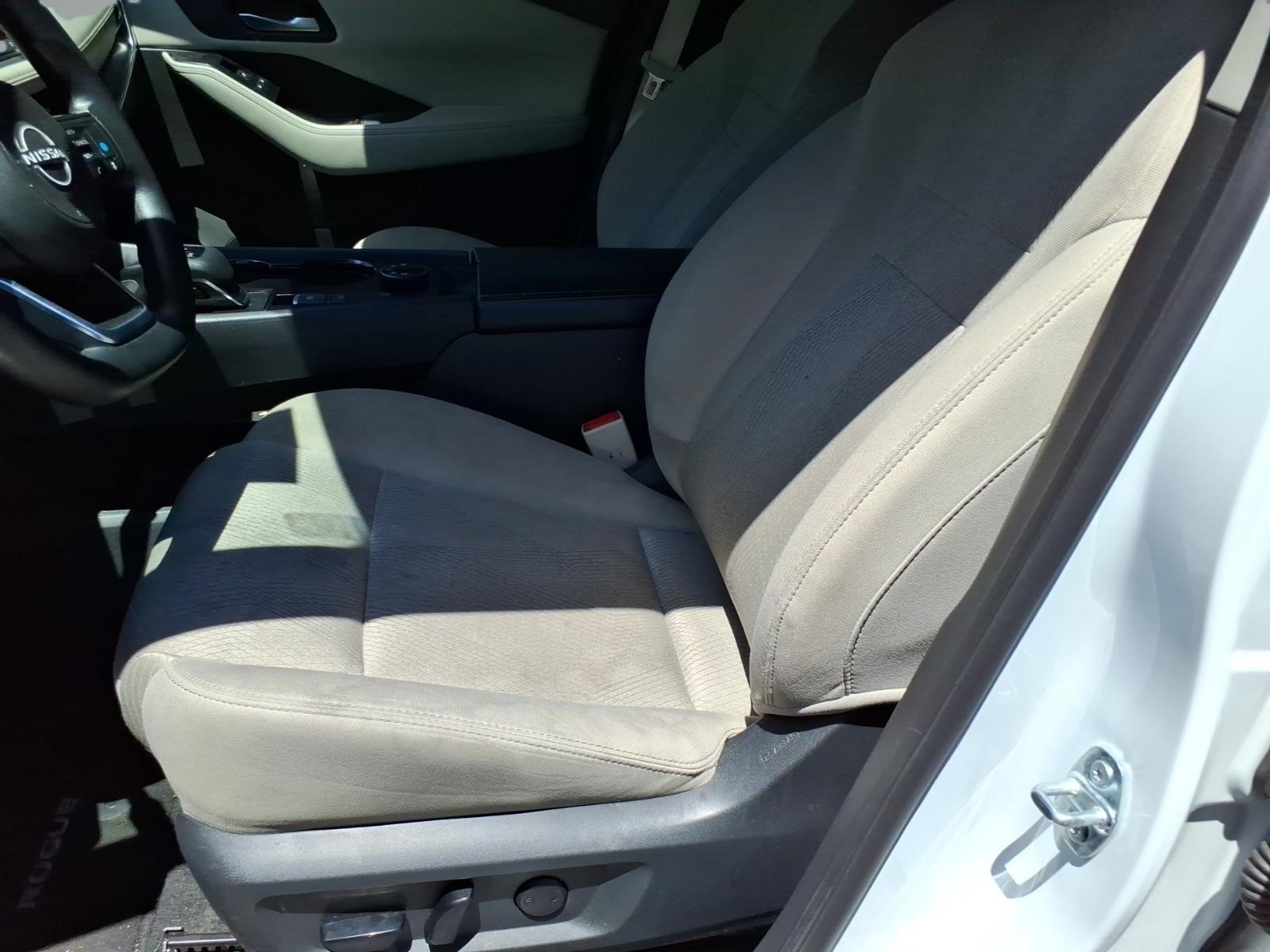 Used 2024 Nissan Rogue SV AWD/4WD image 7