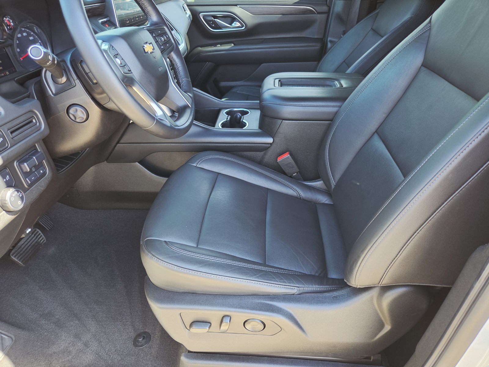Used 2021 Chevrolet Tahoe LT w/ LT Signature Package AWD/4WD image 13