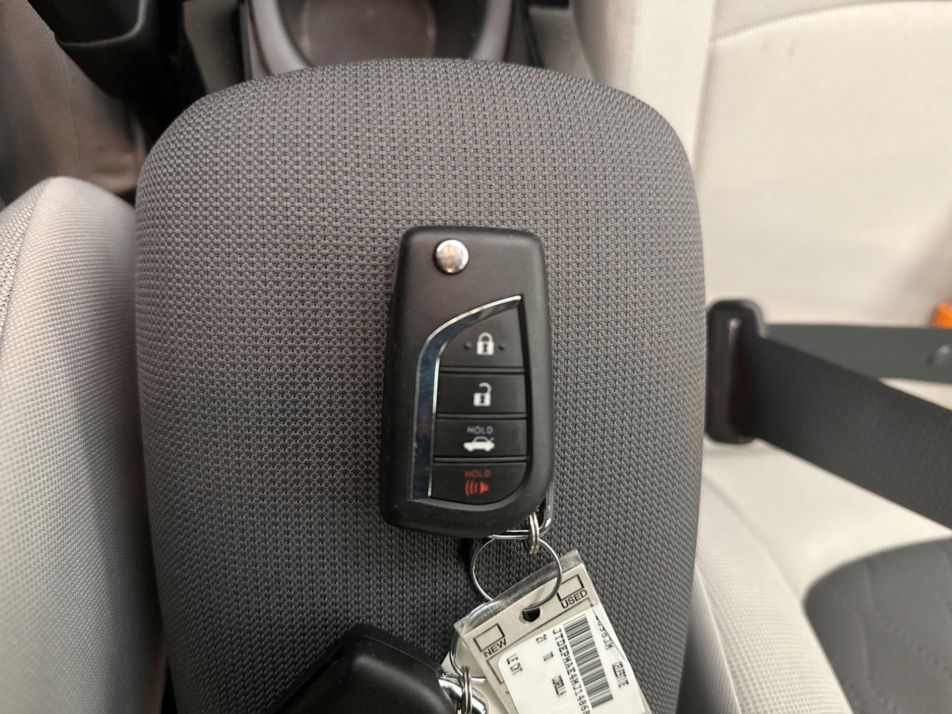 Used 2021 Toyota Corolla LE w/ Carpet Mat Package (TMS) image 10