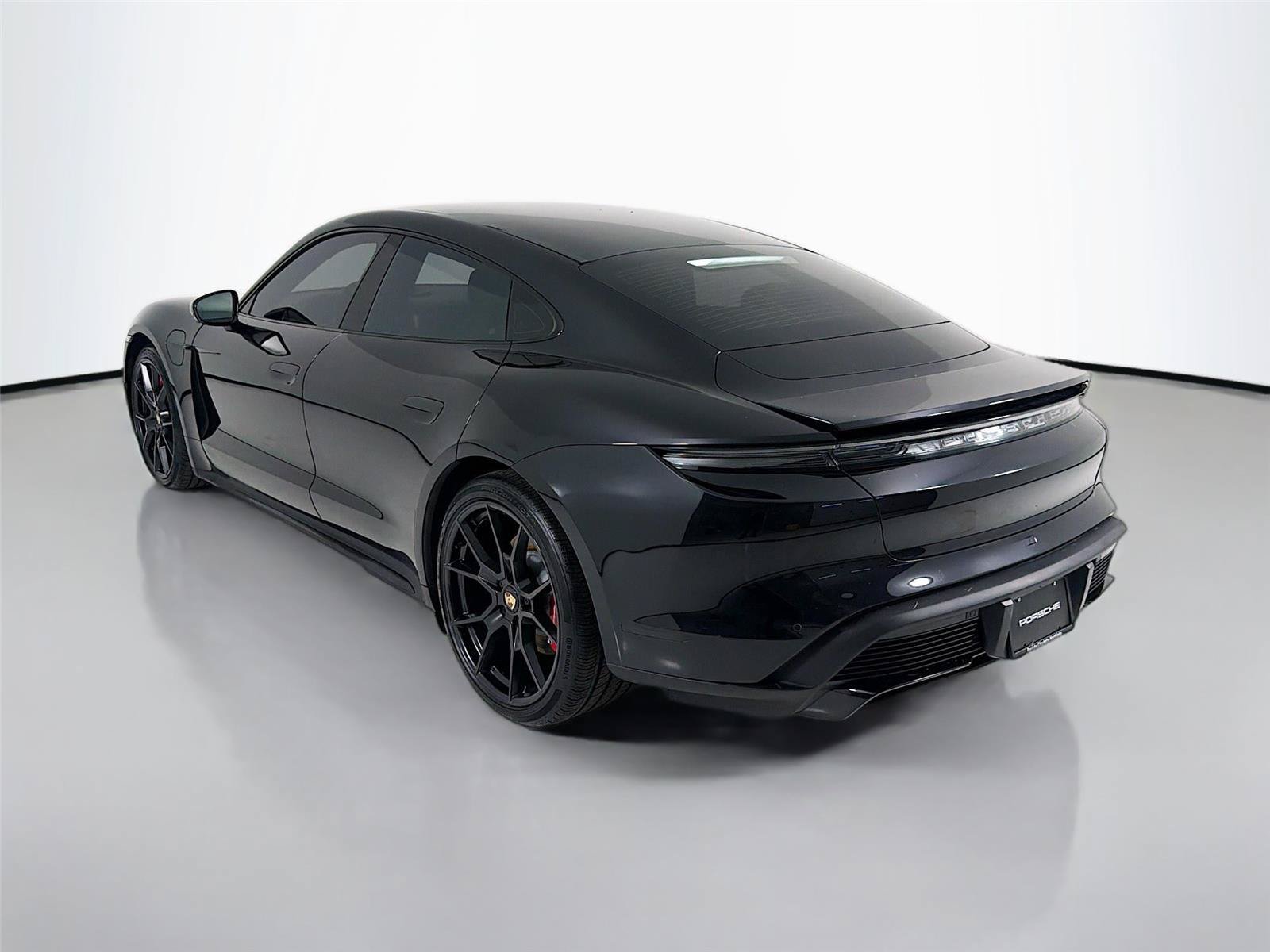 Used 2022 Porsche Taycan GTS w/ Premium Package (P6U) AWD/4WD image 3